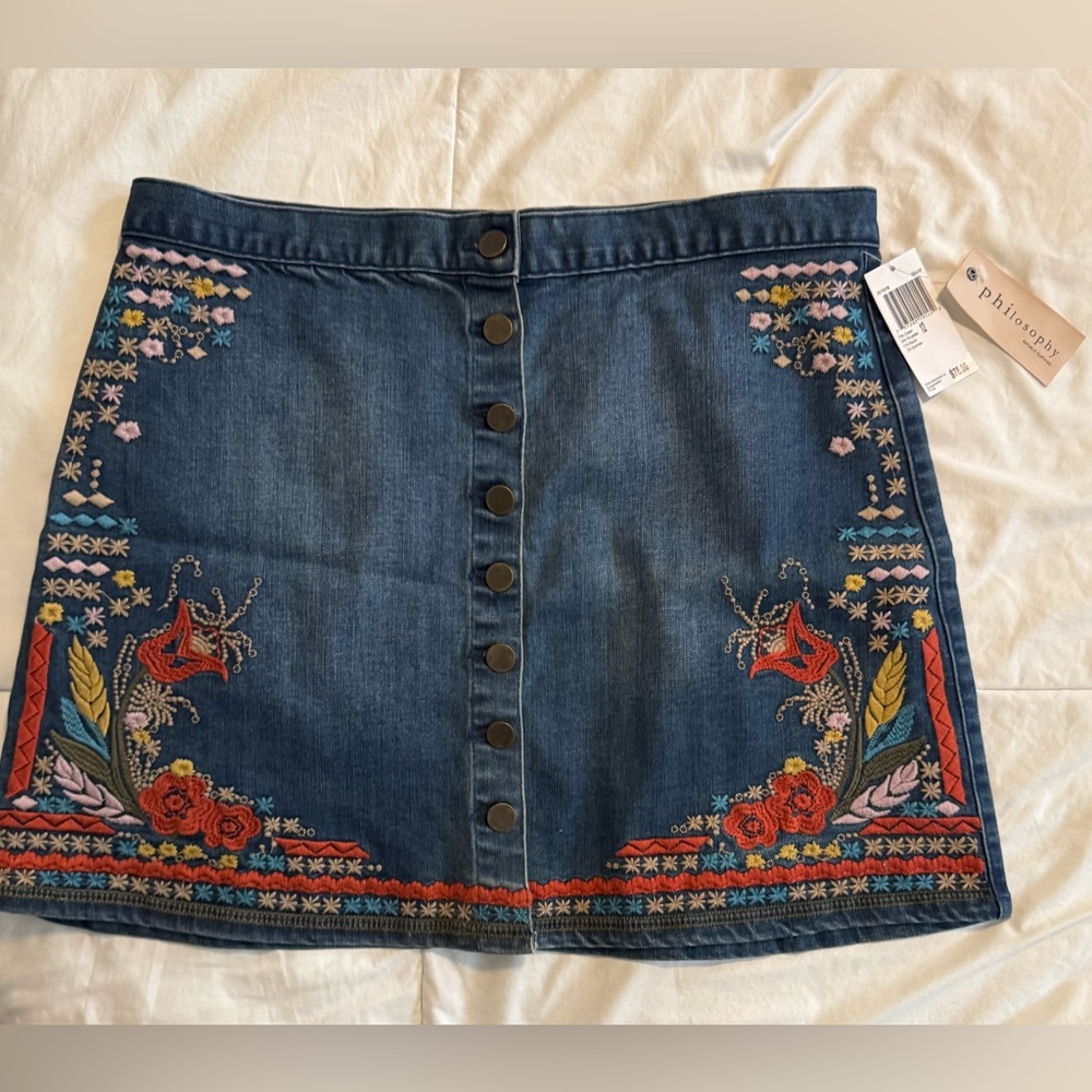 Embroidered denim skirt